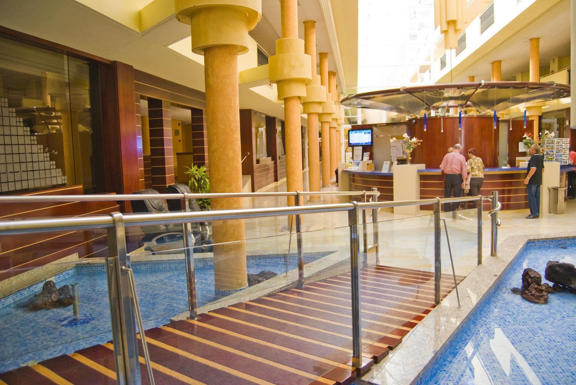 Sbh Crystal & - Adults Only 4*